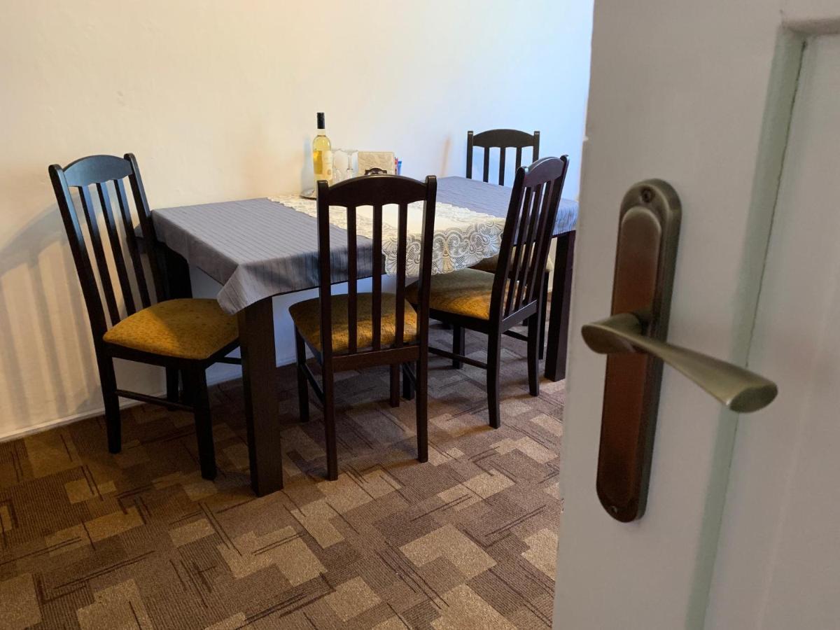 Pod Náchodským zámkem Apartamento Exterior foto