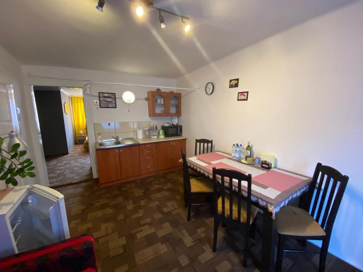 Pod Náchodským zámkem Apartamento Exterior foto